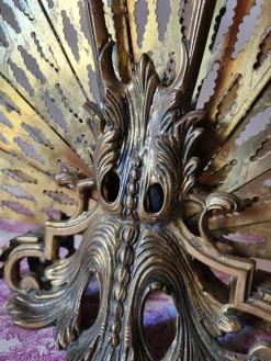 Pamono Antique French Brass Peacock Tail Pare-Feu / Fireplace Screen, 1800s><noscript><img width=