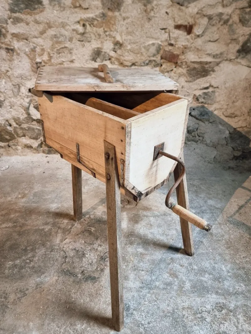 Pamono Antique French Butter Churn in Chestnut, 1890s> Worktables & Workbenches