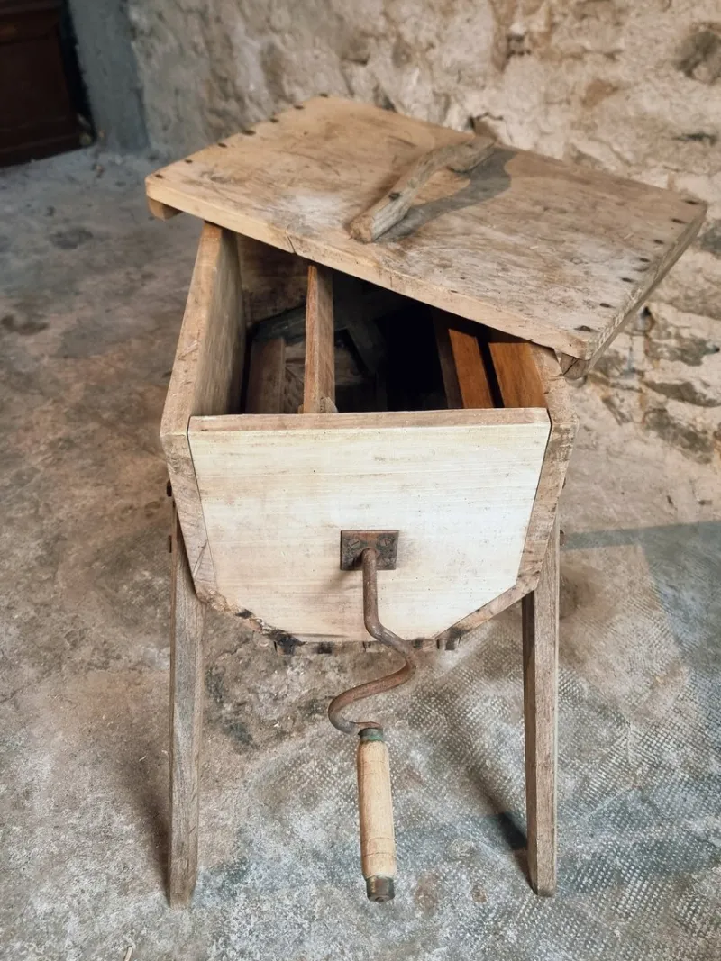 Pamono Antique French Butter Churn in Chestnut, 1890s> Worktables & Workbenches