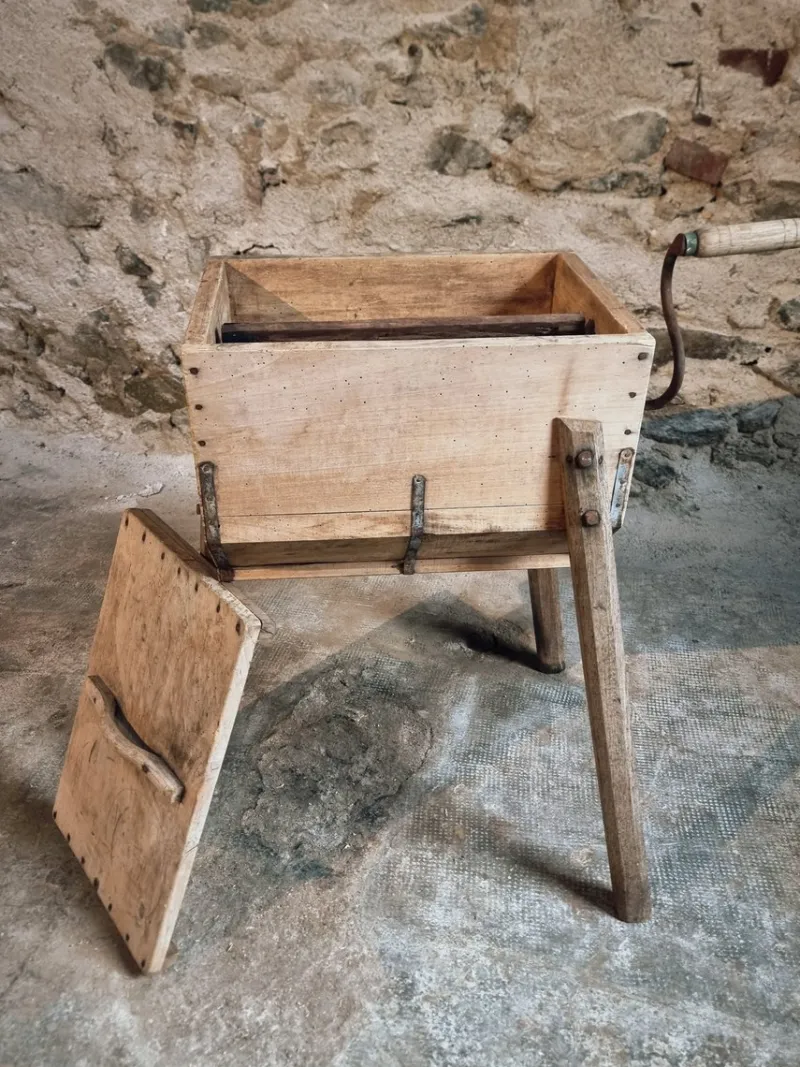 Pamono Antique French Butter Churn in Chestnut, 1890s> Worktables & Workbenches