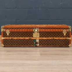 Pamono Antique French Cabin Trunk in Louis Vuitton, 1910> Trunks Crates & Baskets