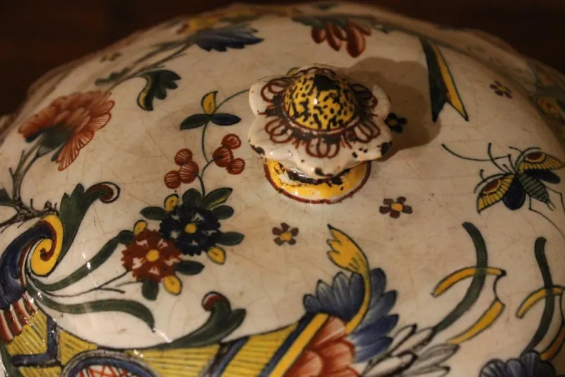 Discount Pamono Antique French Faience Lidded Bowl Tureen Hand Painted with Flowers and Insects