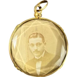 Best Pamono Antique French 18k Yellow Gold Faceted Glass Photo Pendant Locket, 1890s