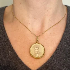 Best Pamono Antique French 18k Yellow Gold Faceted Glass Photo Pendant Locket, 1890s