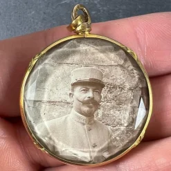 Best Pamono Antique French 18k Yellow Gold Faceted Glass Photo Pendant Locket, 1890s