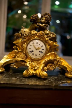 Online Pamono Antique French Louis XV Style Figural Mantel Clock in Gilt Bronze