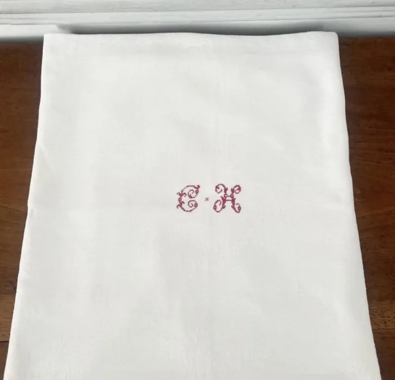 Pamono Antique French Monogrammed Embroidered Tablecloth and Napkins, 1900, Set of 13> Dinnerware Accessories