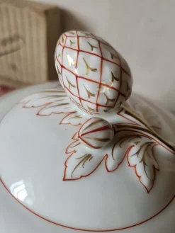 Pamono Antique French Porcelain Pillivuyt Soup Tureen with Gilded MB/BM Monogram><noscript><img width=
