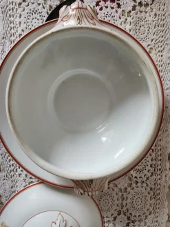 Pamono Antique French Porcelain Pillivuyt Soup Tureen with Gilded MB/BM Monogram><noscript><img width=