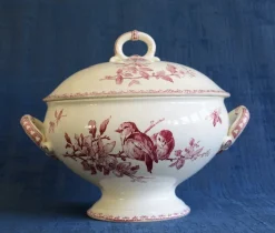 Outlet Pamono Antique French Red Favori Soup Tureen in Earthenware from Sarreguemines, 1890s