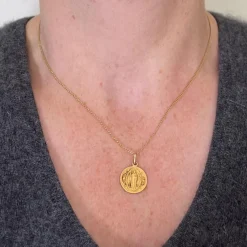 Pamono Antique French Saint Benedict Medal Charm Pendant in 18 Karat Yellow Gold><noscript><img width=