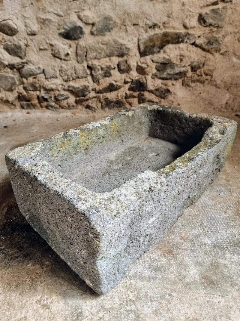 Pamono Antique French Volcanic Stone Trough, 18th Century> Garden Accessories