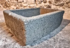 New Pamono Antique French Volvic Stone Trough Water Basin, Puy-de-Dôme, 18th Century