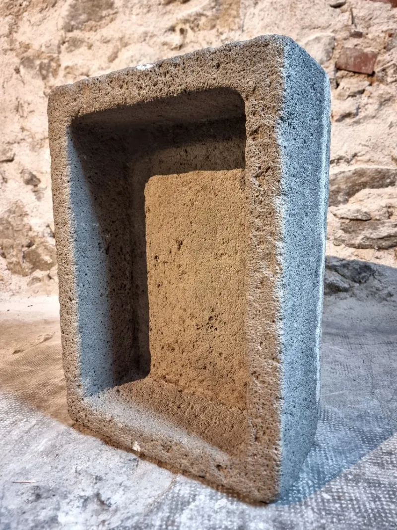 New Pamono Antique French Volvic Stone Trough Water Basin, Puy-de-Dôme, 18th Century