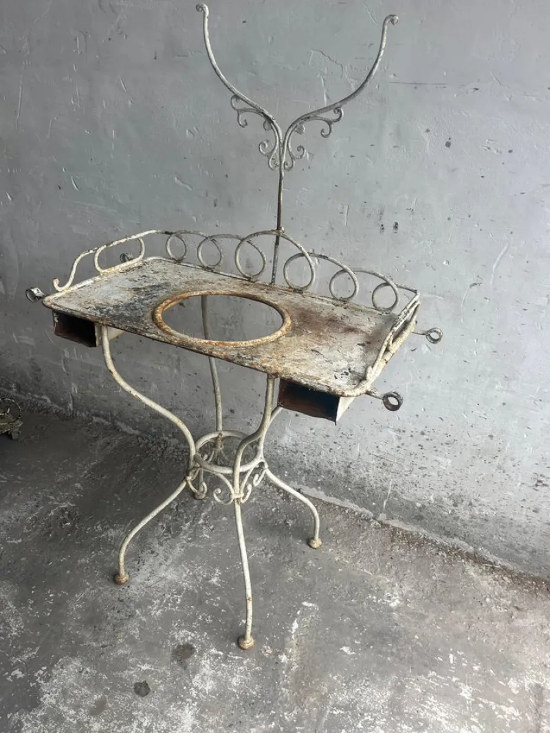 Pamono Antique French Wrought Iron Washstand, 19th Century> Garden Accessories