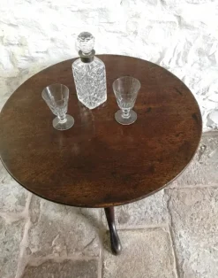 Pamono Antique George III Birdcage Tilt Top Wine Table in Red Walnut, 1760><noscript><img width=