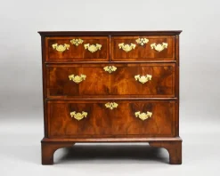 Pamono Antique Georgian Burr Walnut Chest of Drawers, 1730