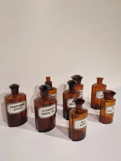 Pamono Antique German Apothecary Jars in Amber Glass, Set of 8><noscript><img width=