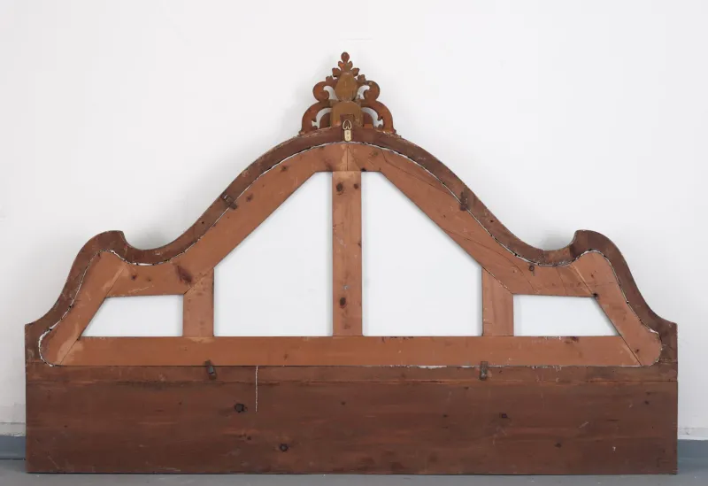 Pamono Antique Gilded Headboard with Louis XIV Style Central Decoration, 1950s> Beds & Bedroom Sets