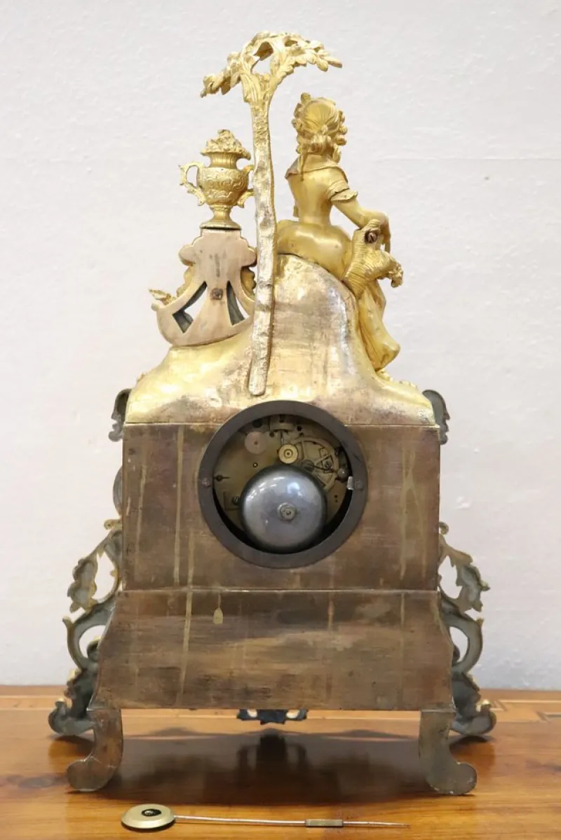 Pamono Antique Gilt Bronze Table Clock, 19th Century> Clocks