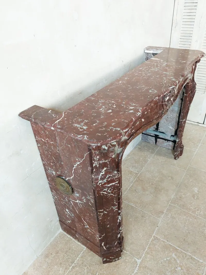 Pamono Antique Hand-Carved Trois Coquilles Mantelpiece in Red Marble> Fireplaces And Mantels