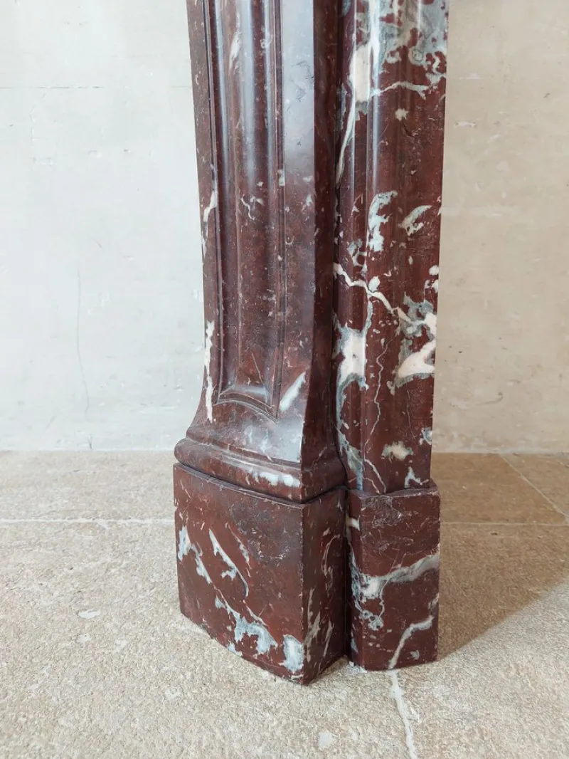 Pamono Antique Hand-Carved Trois Coquilles Mantelpiece in Red Marble> Fireplaces And Mantels