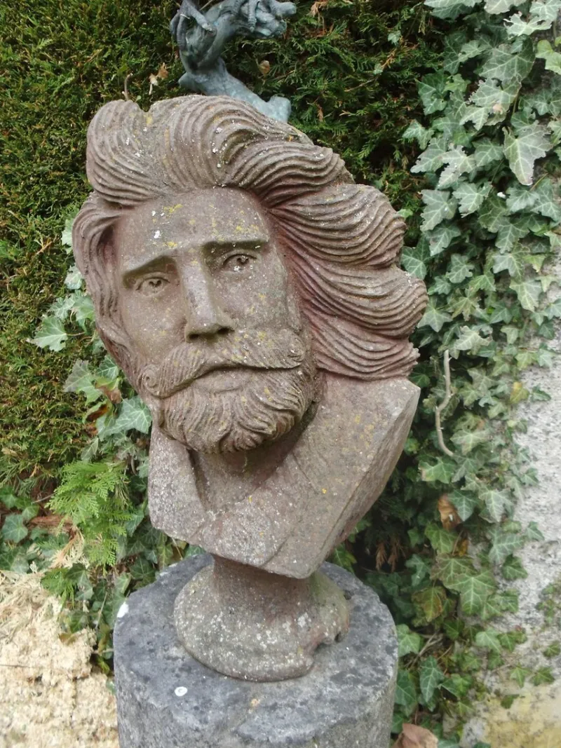 Pamono Antique Iron Bust of Man Garden Sculpture, 1920> Garden Accessories
