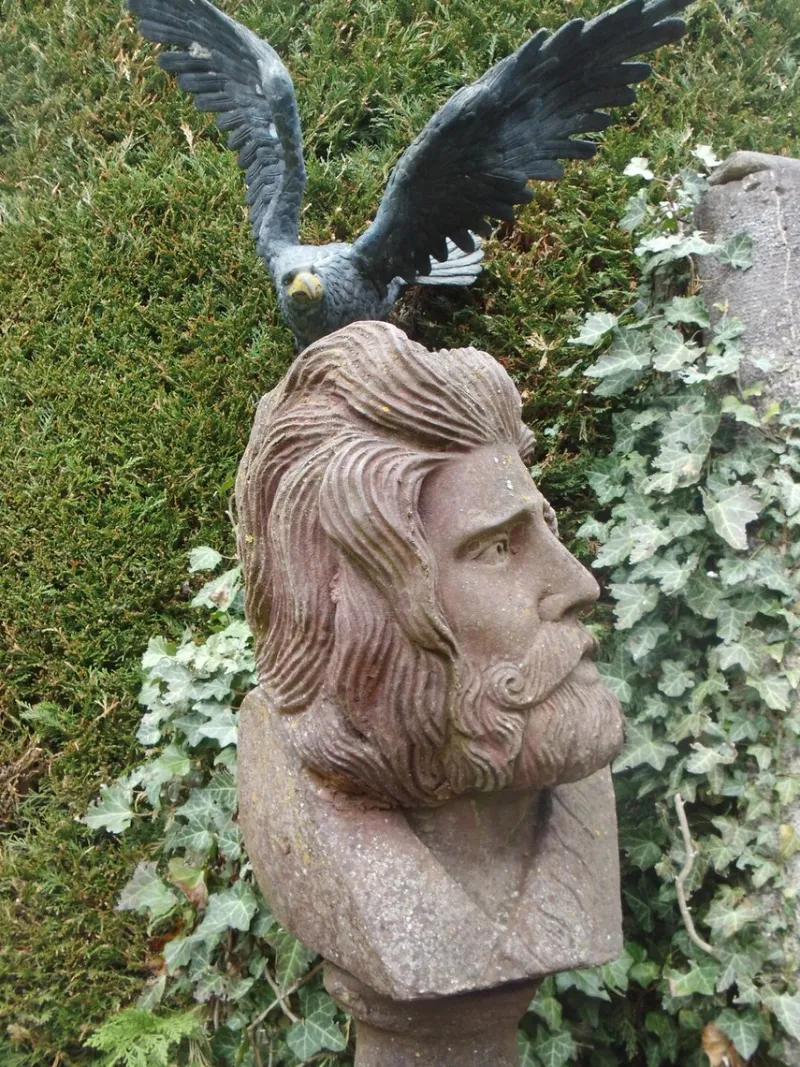 Pamono Antique Iron Bust of Man Garden Sculpture, 1920> Garden Accessories