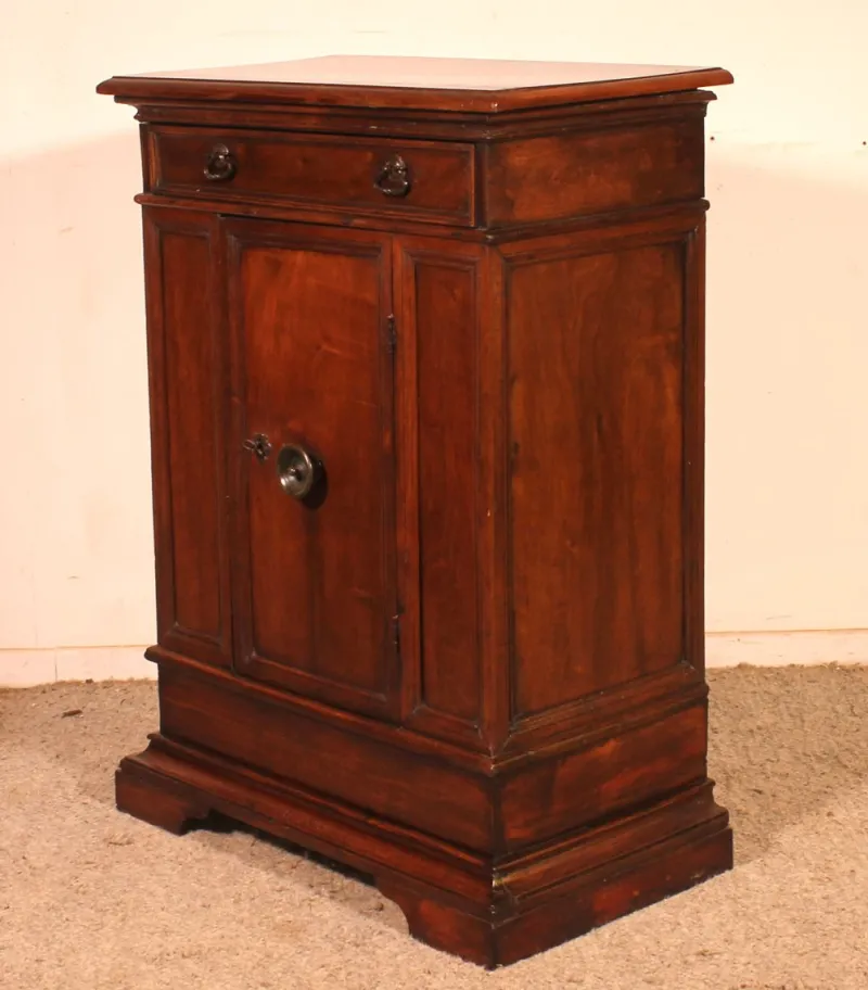 Pamono Antique Italian Walnut Oratory, 1600s