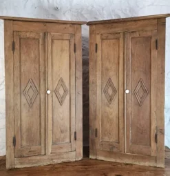 New Pamono Antique Oak Corner Cabinets, 1890, Set of 2