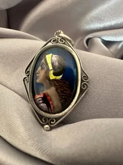 Pamono Antique Pendant in Limoges Enamel and Silver from Sazerat, 1890s> Necklaces
