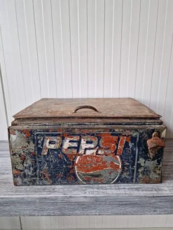 Pamono Antique Pepsi Cooler Box in Metal><noscript><img width=