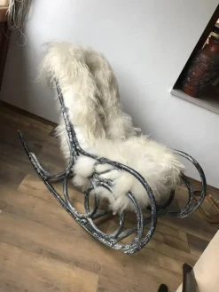 Online Pamono Antique Rocking Chair from Thonet
