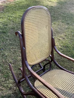 Pamono Antique Rocking Chair from Thonet><noscript><img width=