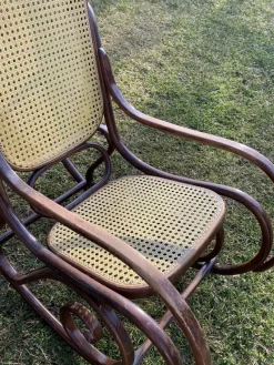 Pamono Antique Rocking Chair from Thonet><noscript><img width=