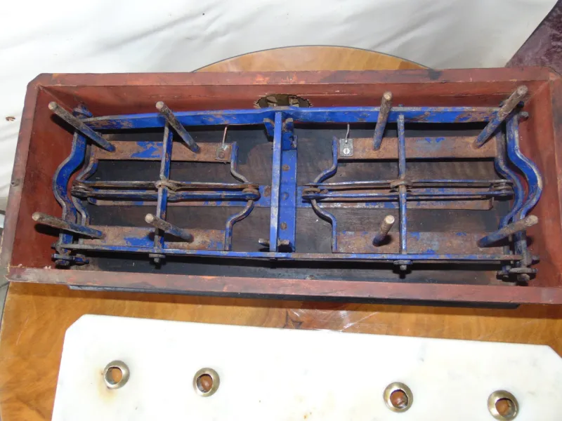 Pamono Antique Scale