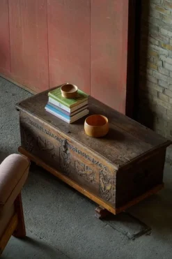 Pamono Antique Scandinavian Folk Art Oak Chest with Carved Panels, 1764> Dressers, Commodes & Chests