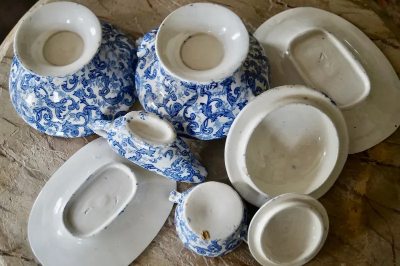 Pamono Antique Staffordshire Pottery Children's Dinner Service Toys Set from Ca 1880-1900, 1885, Set of 26> Dinnerware Accessories