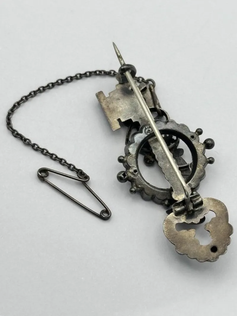 Pamono Antique Sterling Silver Brooch> Brooches