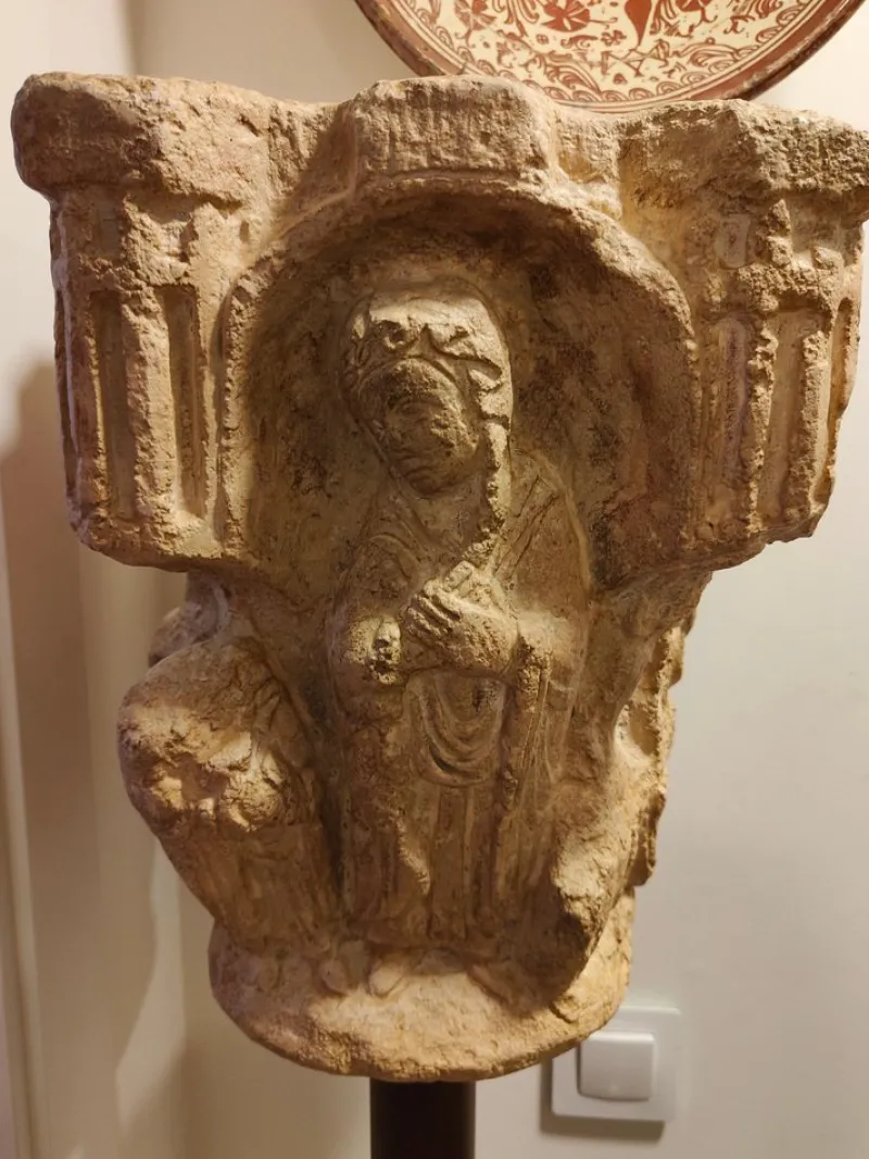 Pamono Antique Stone Capital in Roman Style, 1890> Garden Accessories