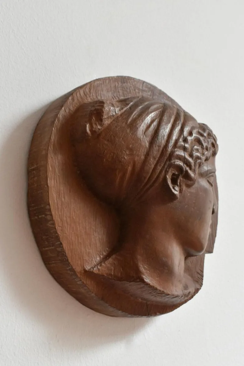 Pamono Antique Style Wooden Medallion Portrait, 1930s> Wall Decor