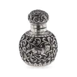Pamono Antique 19th Century Indian Kutch Silver Scent Bottle by Oomersi Mawji, 1890s> Bottles, Carafes & Jugs