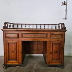 Sale Pamono Antique Tuscan Desk, 1890s