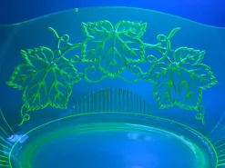 Sale Pamono Antique Uranium Glass Bowl with Vine Leaf Motif, 1890s