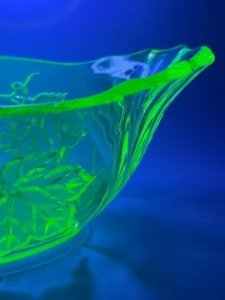 Sale Pamono Antique Uranium Glass Bowl with Vine Leaf Motif, 1890s