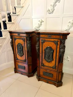 Sale Pamono Antique Victorian Amboyna and Carved Ebony Pedestals, 1850, Set of 2