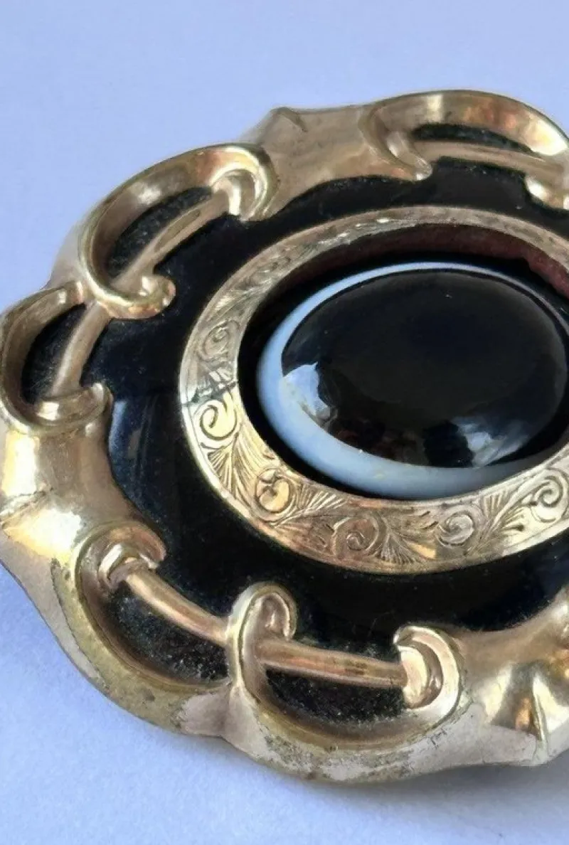 Pamono Antique Victorian Bulls Eye Agate Pinchbeck Mourning Brooch> Brooches