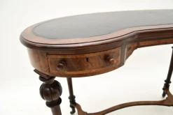 Pamono Antique Victorian Kidney Shaped Desk in Burr Walnut with Leather Top, 1860