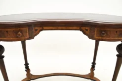 Pamono Antique Victorian Kidney Shaped Desk in Burr Walnut with Leather Top, 1860