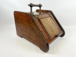 Pamono Antique Victorian Oak and Brass Coal Scuttle, 19th Century> Fireplaces And Mantels